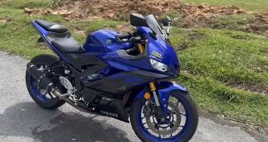 Yamaha R25 V2