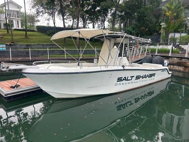 Boat Centre Console Mako 241 FOR SALE!