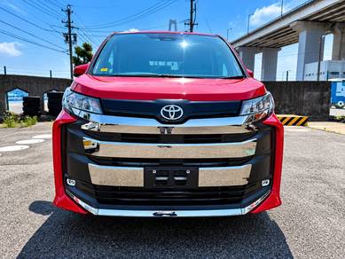 Toyota NOAH 2.0 SZ 15K MIL/HIGH GRED & RARE RED CR