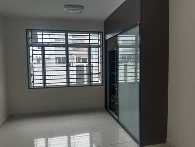 Banglo 1½ Tingkat Renovated | 6 Bilik | Freehold Non-Bumi | Taman Sena