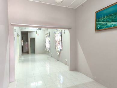 Rumah Luas End Lot Taman Sri Inderapura