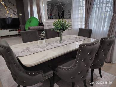 Set meja makan 