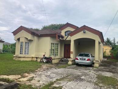 Lot bungalow pantai bagan lalang