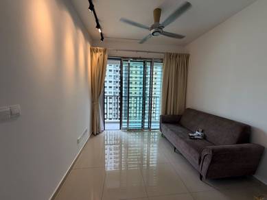 Ideal Venice Condo 900Sf PARTIALLY FURNISHED Nr Gelugor For Rent