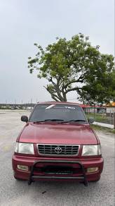 Toyota UNSER 1.8 GLI (M)