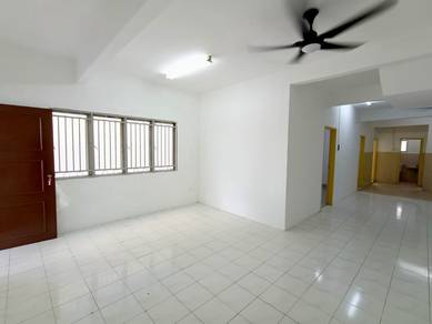 Newly painted like new 【 Ground floor 】 Townhouse, Bukit Rawang Putra