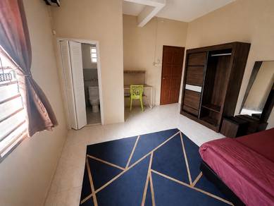 Bilik Queen attached toilet Belakang HTAA, Bandar Kuantan 
