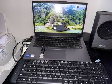 Lenovo ideapad slim 3 with extra jajan