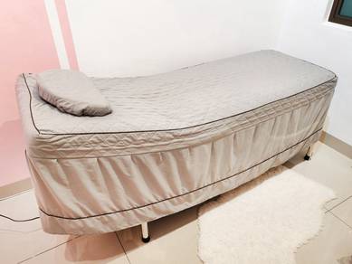 Second-Hand Beauty Bed, Pillow, and Bedsheet