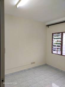 Non-sharing Room di Putra Permai Taman Equine