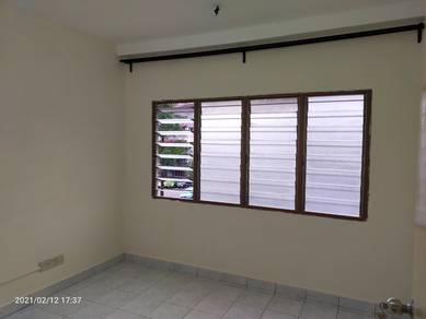 Non-sharing Room di Putra Permai Taman Equine
