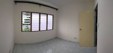 Non-sharing Room di Putra Permai Taman Equine