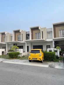 Casagreen cybersouth 2 Storey terraced 3bed 3bath for rent 20x65