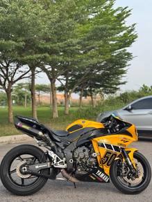 Yamaha R1 Non-TCS