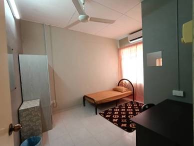 Bilik Untuk Disewa (Perempuan Shj) Rumah Teres Corner Lot