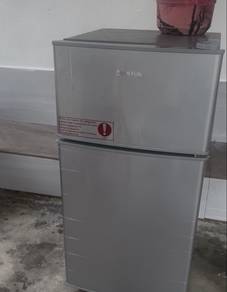 Peti Sejuk Mini 2 Pintu