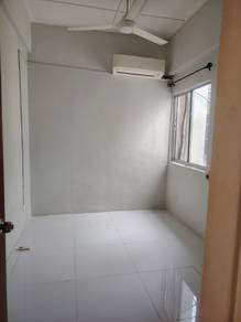 Hostel room to let at Pusat Bandar Puchong . Jalan Bandar 7