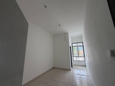 Kluang @ Taman Parkland (New Hse for Rent with Kitchen Table Top)