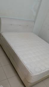 Bed Frame & Englander Mattress - QueenSize