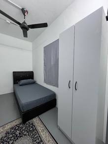 Room for rent (Male Only) Near MRT