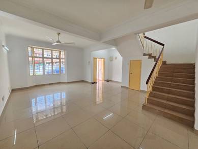 Double Storey House Basic Unit 22x70 Well Maintain Freehold 24h Guard