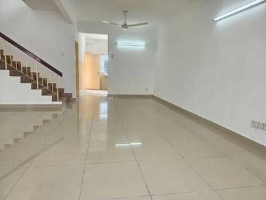 Double Storey House Basic Unit 22x70 Well Maintain Freehold 24h Guard
