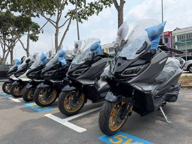The Cyclone RT5 is an advanced 250cc maxi-scooter