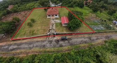 Tanah 1.25ekar beserta rumah banglo sebuah di Nusa Dusun Kuala Linggi