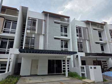 Refurbished 2.5 Storey Hyperlink Duta Villa @ Presint 14, Putrajaya