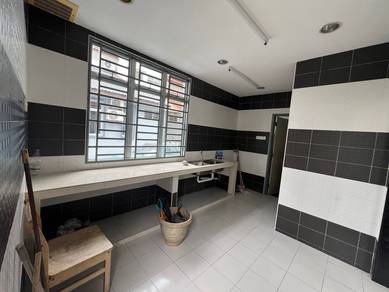 Setia Indah Corner Lot For Rent 1.5 Storey House