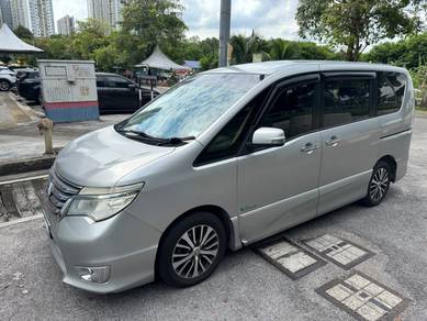 Nissan SERENA 2.0 S-HYBRID HIGHWAY STAR