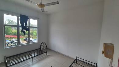 Bilik Tingkap Besar | Batu Tiga, Shah Alam