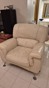 Cream Leather Single-Seater Sofa / Armchair