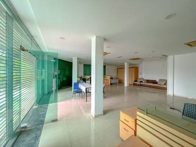 3 storey free standing shop