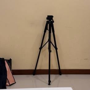 Tripod / Tripod for photo camera and apparatus