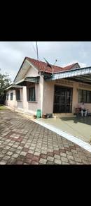 Semi-D single story house. Sec 3 Petaling Jaya for sale.