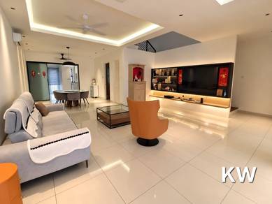 Beautifully Renovated Alam Impian Pentas 2 Storey Superlink