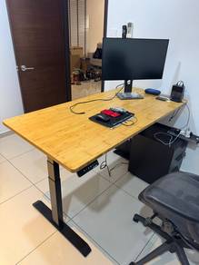Height adjustable study table