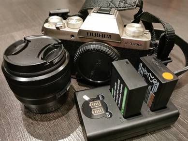 Fujifilm XT-100 Mirrorless Camera with Kit lens