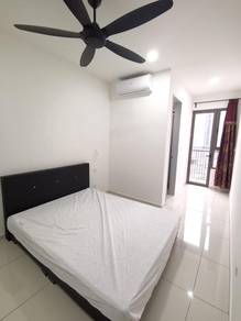 Kenwingston Platz  master bedrrom for rent