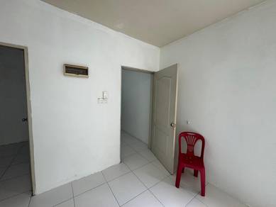 [ Lakeview Apartment,Selayang ] 2 Parking , Low Floor , Corner Lot !!
