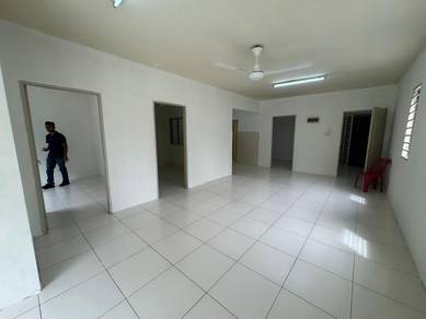 [ Lakeview Apartment,Selayang ] 2 Parking , Low Floor , Corner Lot !!