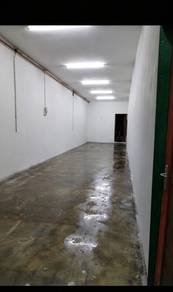 Half Puchong shop lot  TPP 1 Taman Industri Puchong