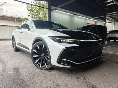 2023 Toyota Crown Crossover 2.4 T HEV RS Advance..