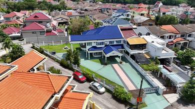 HUGE CORNER LOT10193sqft Bungalow Feel @ Taman Sri Andalas Klang