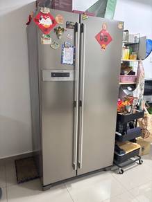 Used Electrolux 618L Side-by-Side Fridge