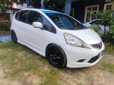 Honda JAZZ 1.5 VTEC FACELIFT (A)