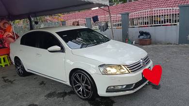 Volkswagen PASSAT 1.8 TSI (CBU) (A)
