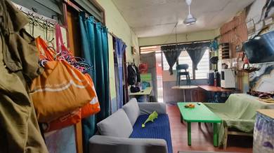 Pangsapuri Puchong Perdana runding Dekat Sekolah LRT STATION