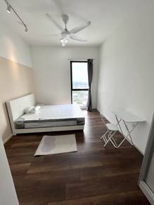 Sqwhere female unit room for rent infront of MRT sg buloh hospital